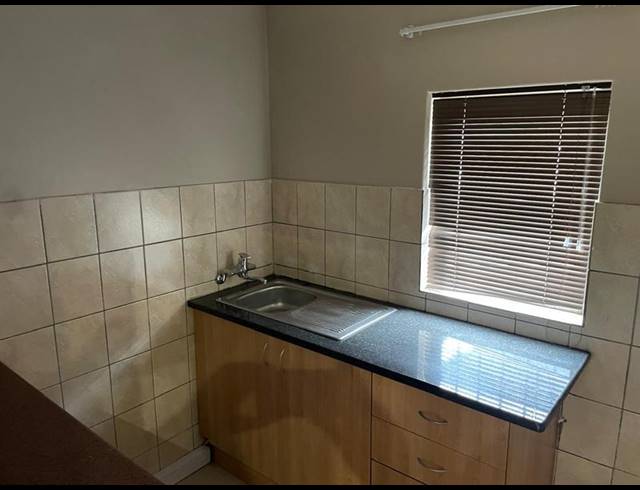 BUSINESS PROPERTY TO RENT IN ELDORAIGNE